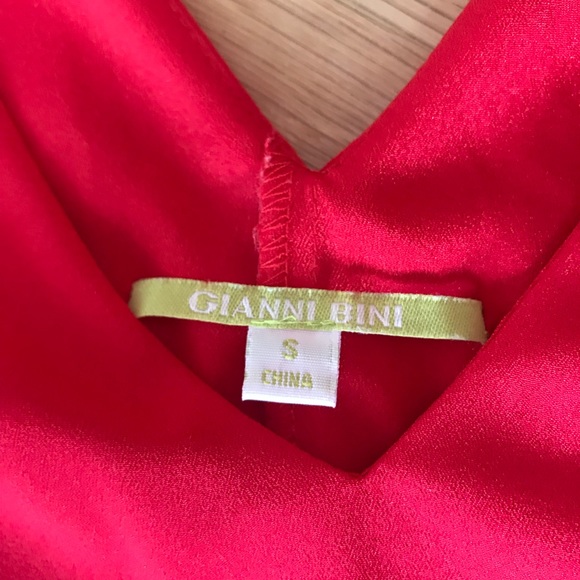 ❤️ Gianni Bini Cape Sleeve Blouse - Picture 5 of 6